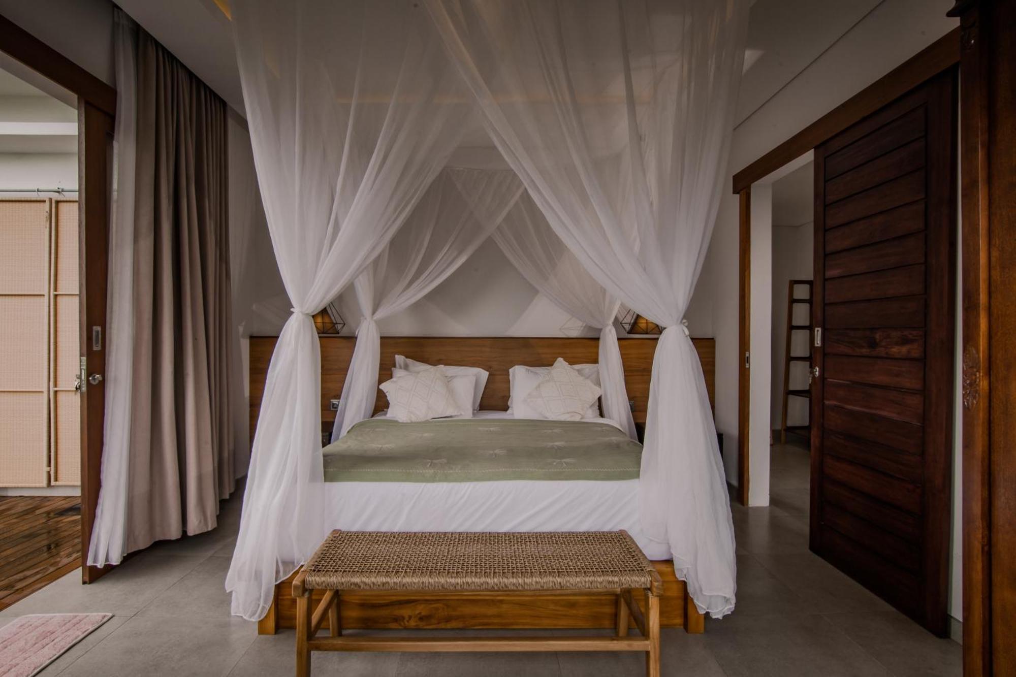 Bed and Breakfast Abinawa Hill Lovina Esterno foto